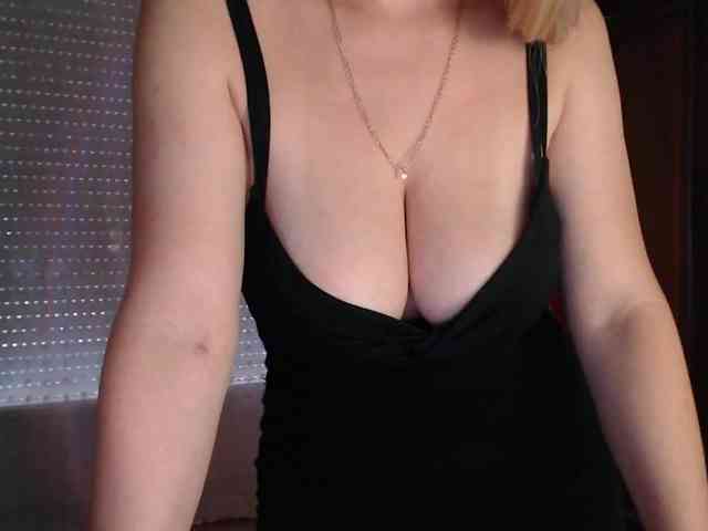 Alina-Lovely webcam