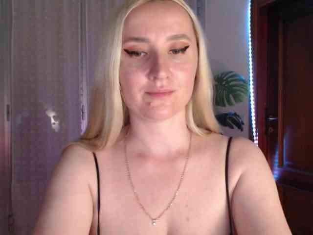 Alina-Lovely webcam