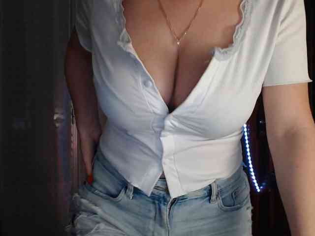 Alina-Lovely webcam