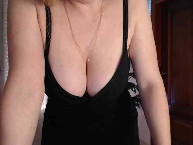 Alina-Lovely webcam