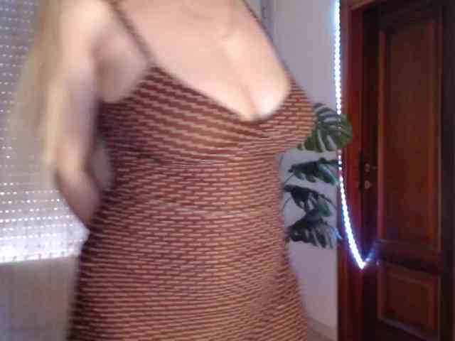 Alina-Lovely webcam