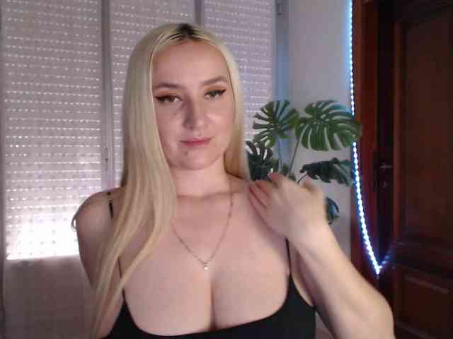 Alina-Lovely webcam