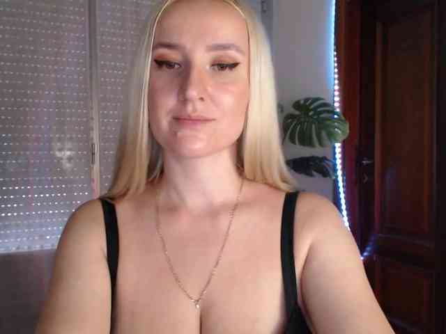 Alina-Lovely webcam