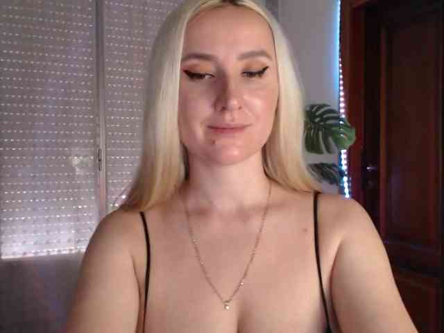 Alina-Lovely webcam