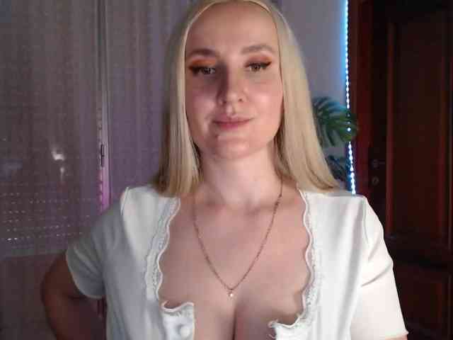 Alina-Lovely webcam