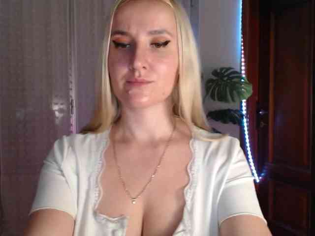 Alina-Lovely webcam