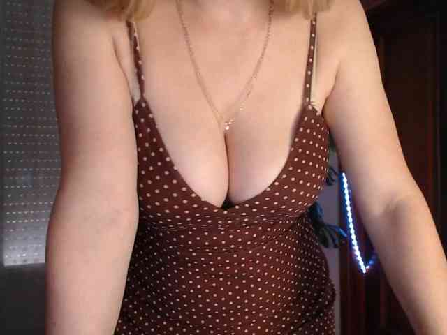 Alina-Lovely webcam