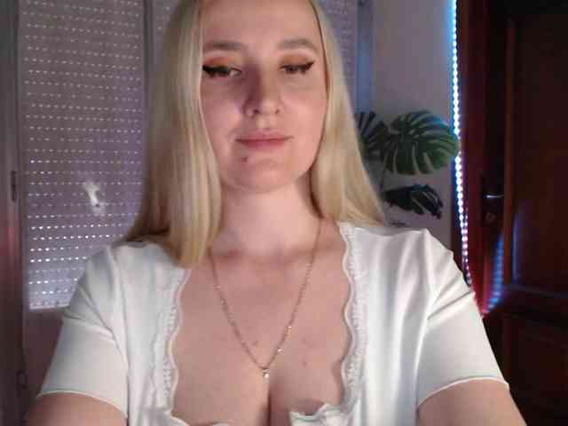 Alina-Lovely webcam