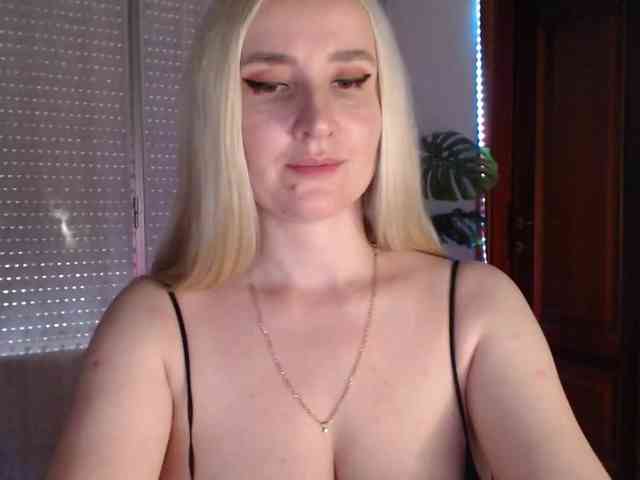 Alina-Lovely webcam