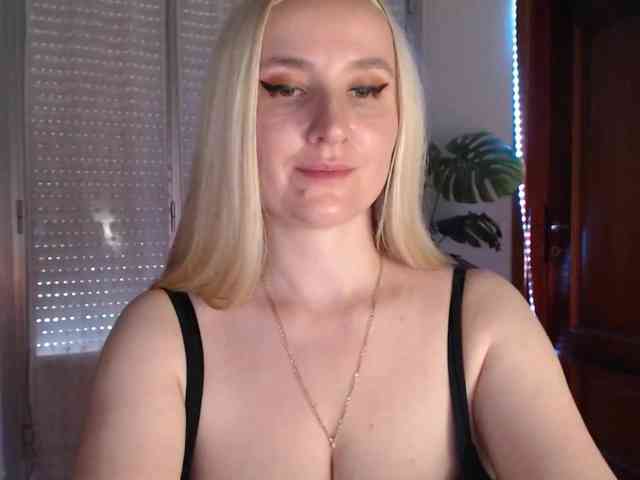Alina-Lovely webcam