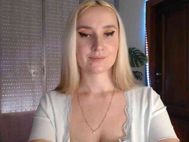 Alina-Lovely webcam
