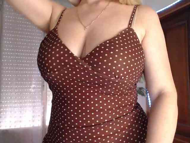 Alina-Lovely webcam