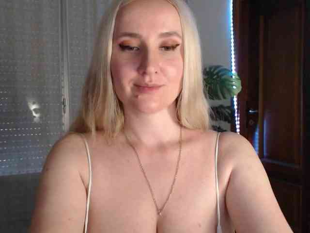 Alina-Lovely webcam