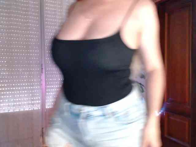 Alina-Lovely webcam