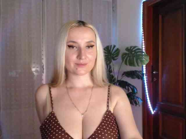 Alina-Lovely webcam