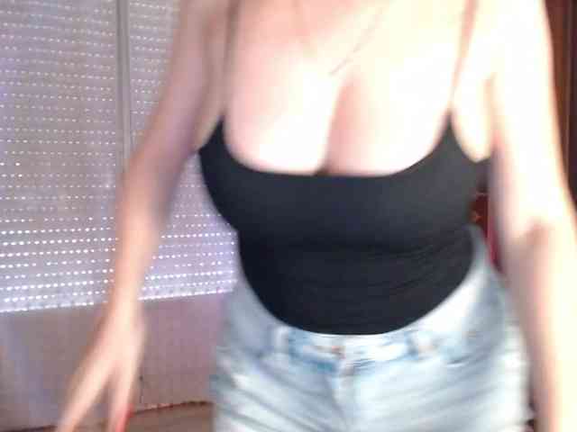 Alina-Lovely webcam
