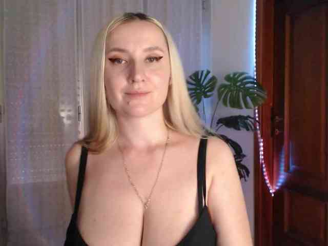 Alina-Lovely webcam