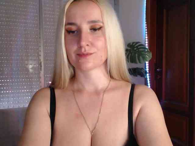 Alina-Lovely webcam