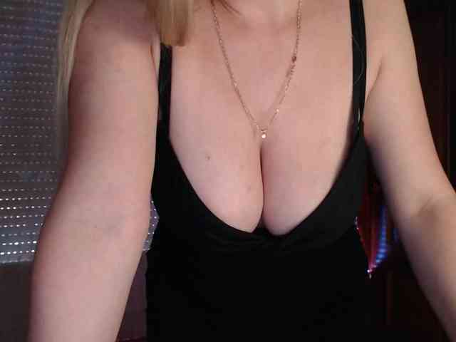 Alina-Lovely webcam