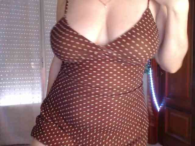 Alina-Lovely webcam