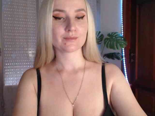 Alina-Lovely webcam