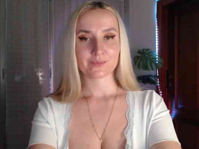 Alina-Lovely webcam