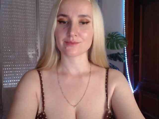 Alina-Lovely webcam