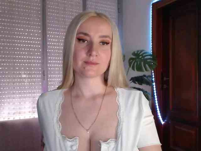 Alina-Lovely webcam