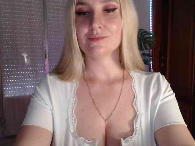 Alina-Lovely webcam