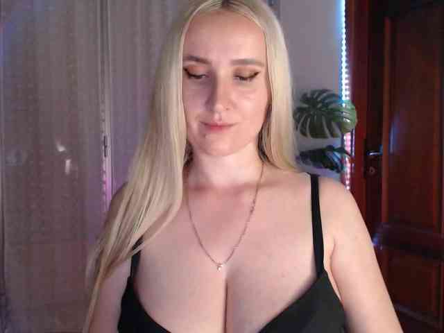Alina-Lovely webcam