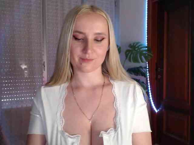 Alina-Lovely webcam