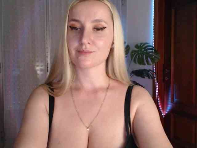Alina-Lovely webcam