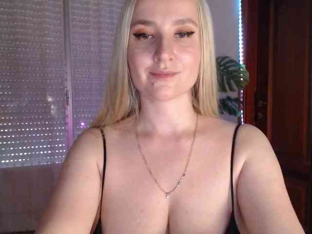 Alina-Lovely webcam