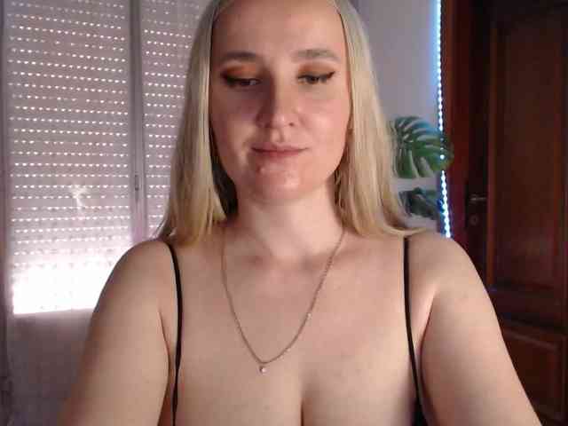 Alina-Lovely webcam