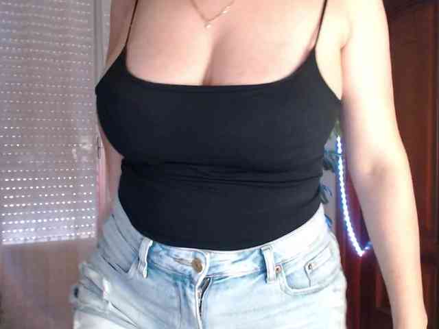 Alina-Lovely webcam