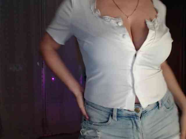 Alina-Lovely webcam