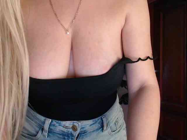 Alina-Lovely webcam