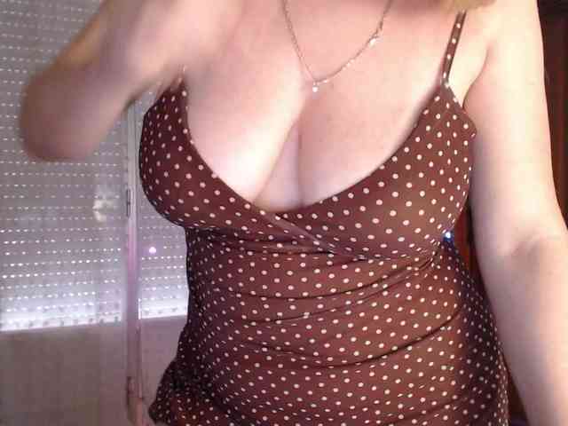Alina-Lovely webcam