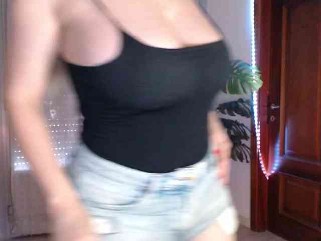Alina-Lovely webcam