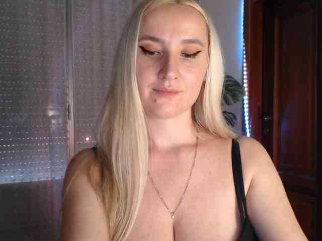 Alina-Lovely webcam