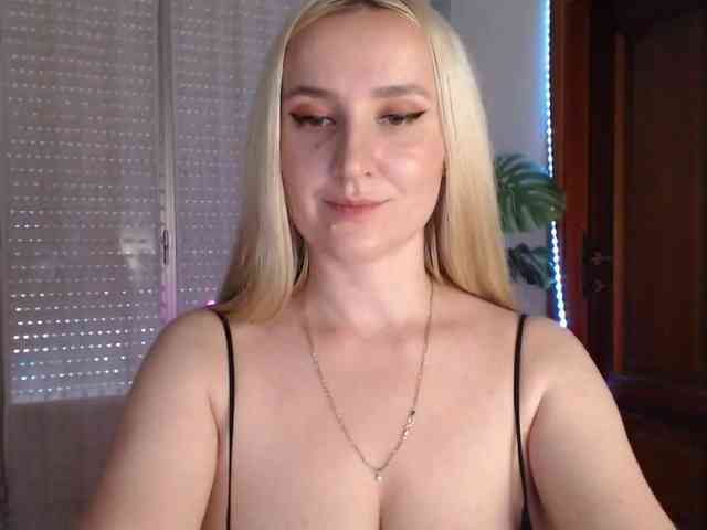 Alina-Lovely webcam