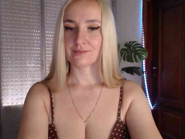 Alina-Lovely webcam