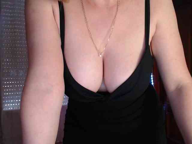 Alina-Lovely webcam