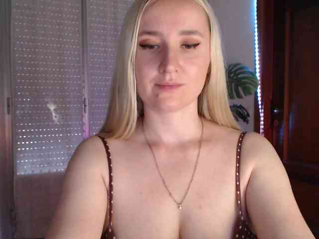 Alina-Lovely webcam