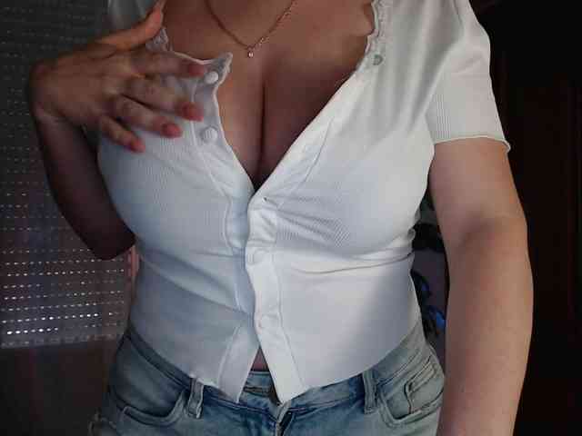 Alina-Lovely webcam