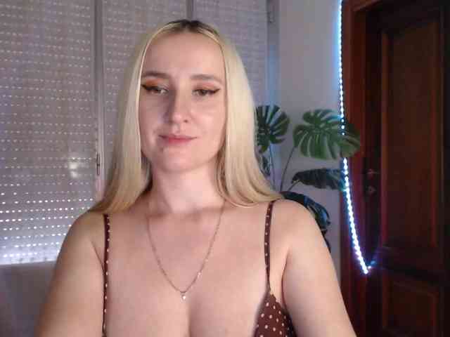 Alina-Lovely webcam