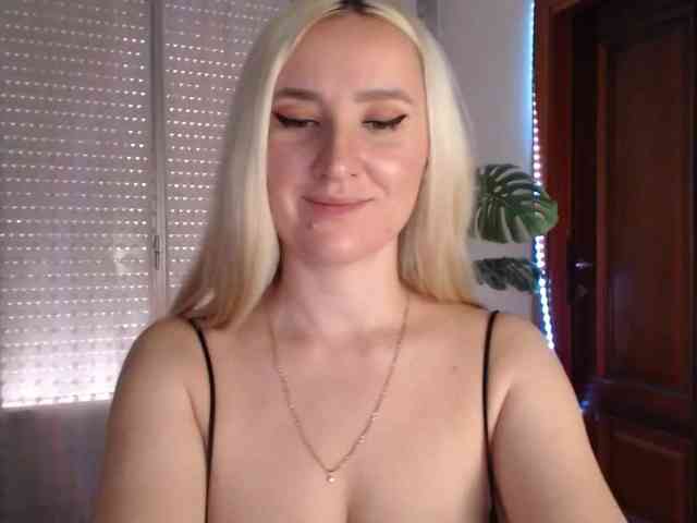 Alina-Lovely webcam