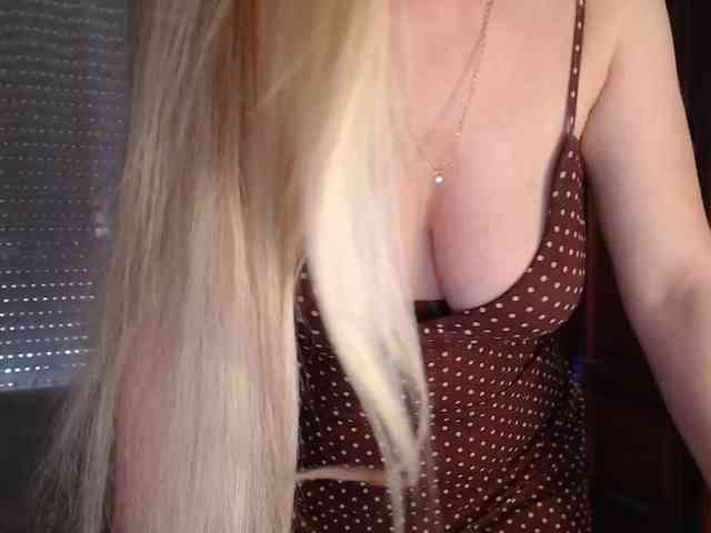 Alina-Lovely webcam