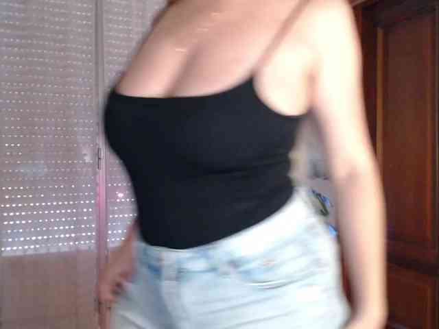 Alina-Lovely webcam