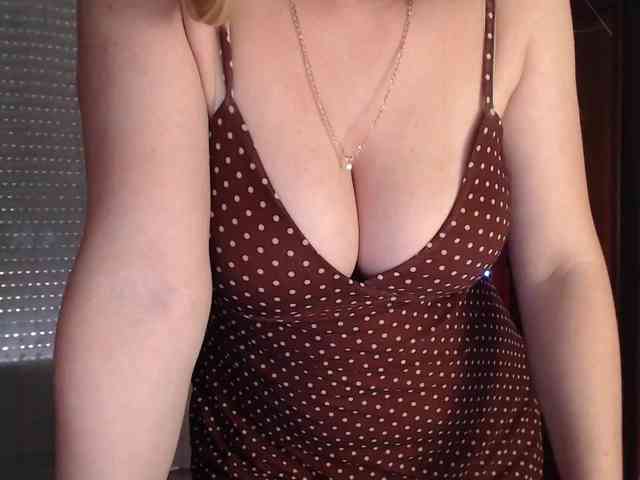 Alina-Lovely webcam